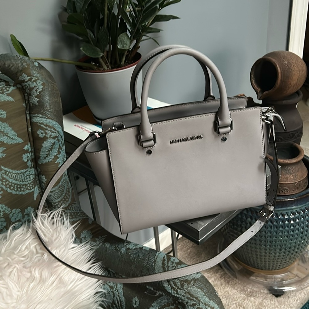 Michael Kors light grey medium bag